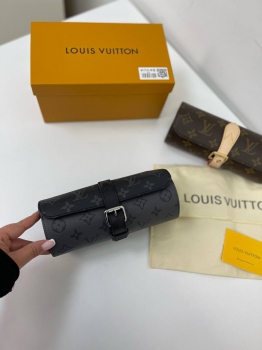 Футляр для часов Louis Vuitton Артикул BMS-107411. Вид 1