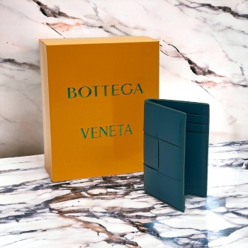 Обложка на паспорт с слотами для банковских карт Bottega Veneta Артикул BMS-117014. Вид 1