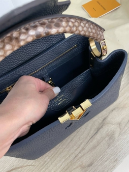 Сумка женская CAPUCINES Louis Vuitton Артикул BMS-92321. Вид 8