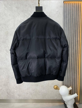 Куртка мужская Prada Артикул BMS-104317. Вид 2