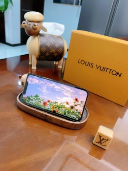 Салфетница с подставкой для телефона  Louis Vuitton Артикул BMS-106858. Вид 2