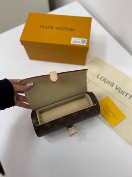Футляр для часов Louis Vuitton Артикул BMS-107410. Вид 3