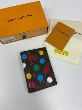 Обложка на паспорт Louis Vuitton Артикул BMS-111549. Вид 1