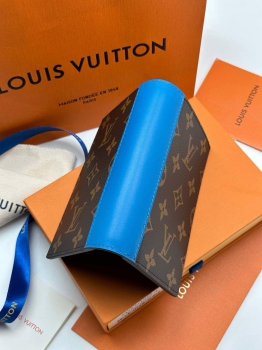  Обложка на паспорт Louis Vuitton Артикул BMS-126083. Вид 2
