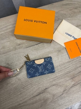 Ключница Louis Vuitton Артикул BMS-129004. Вид 1