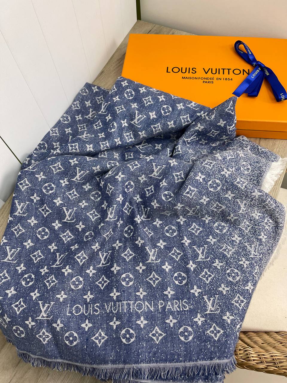 Шаль  Louis Vuitton Артикул BMS-101533