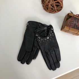 Кожаные перчатки 