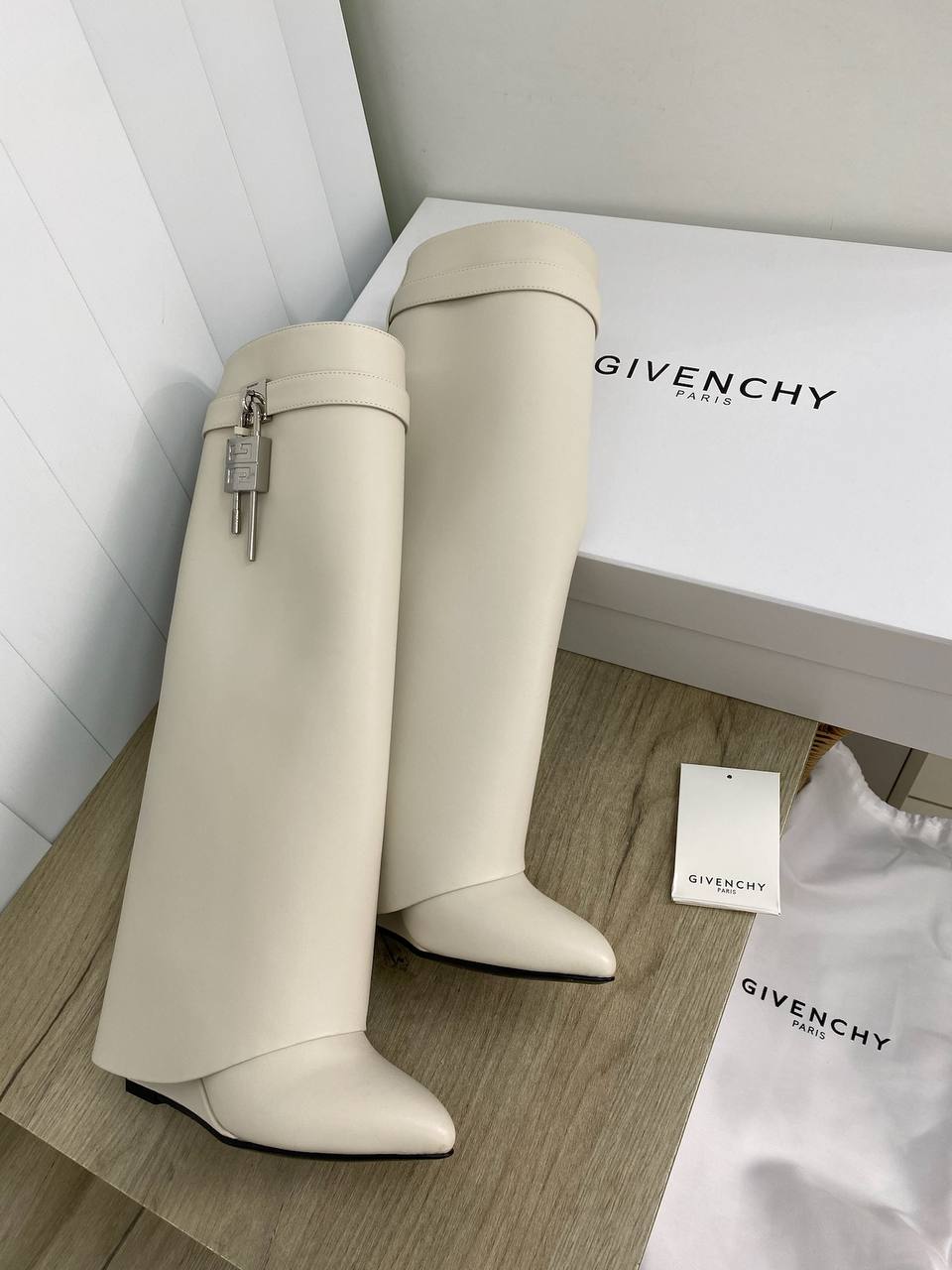 Сапоги Givenchy Артикул BMS-122897